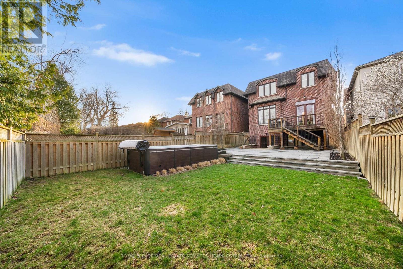 












481 BROADWAY AVENUE

,
Toronto,




Ontario
M4G2R4

