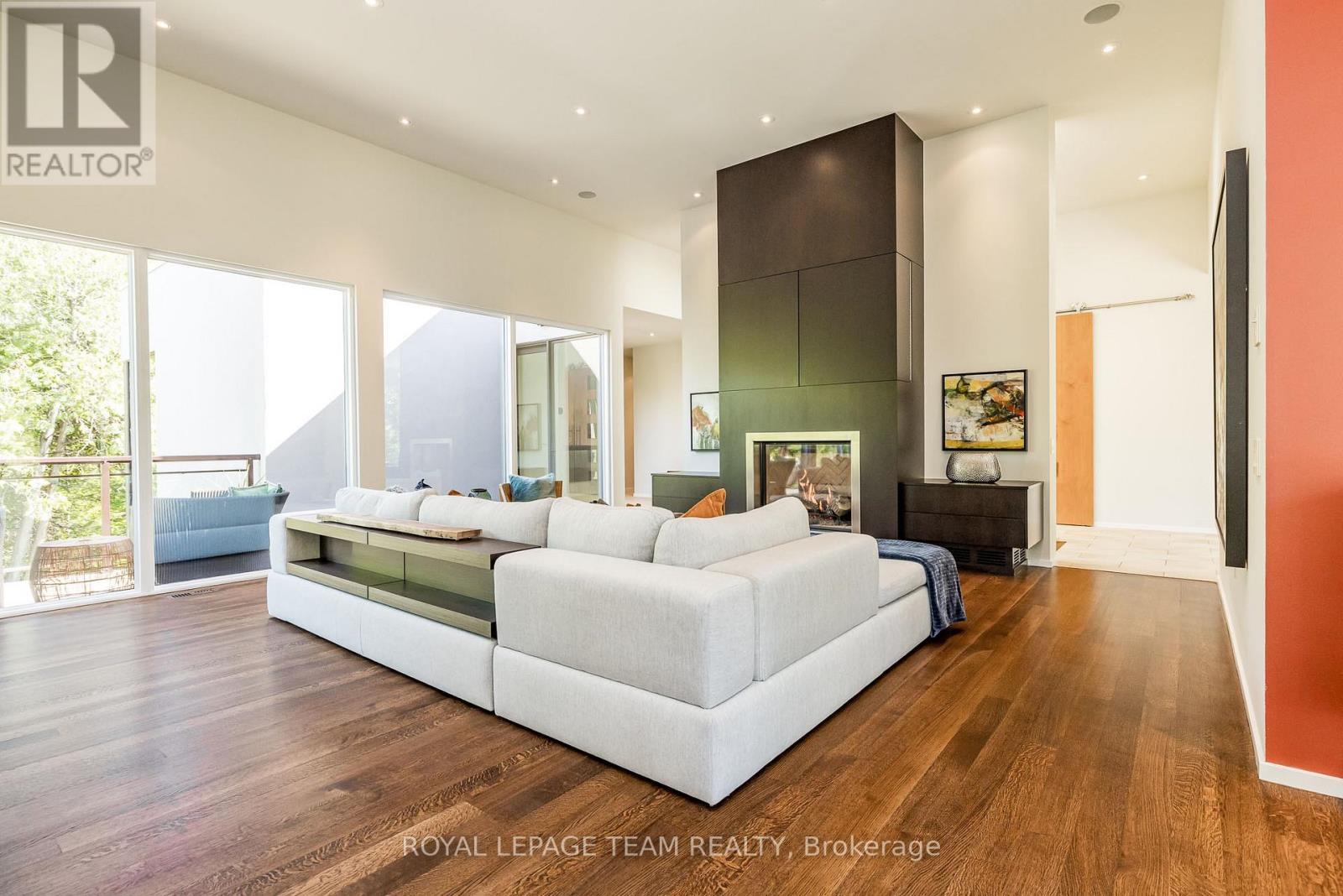 












14 KANATA ROCKERIES PRIVATE

,
Ottawa,




Ontario
K2K3P4

