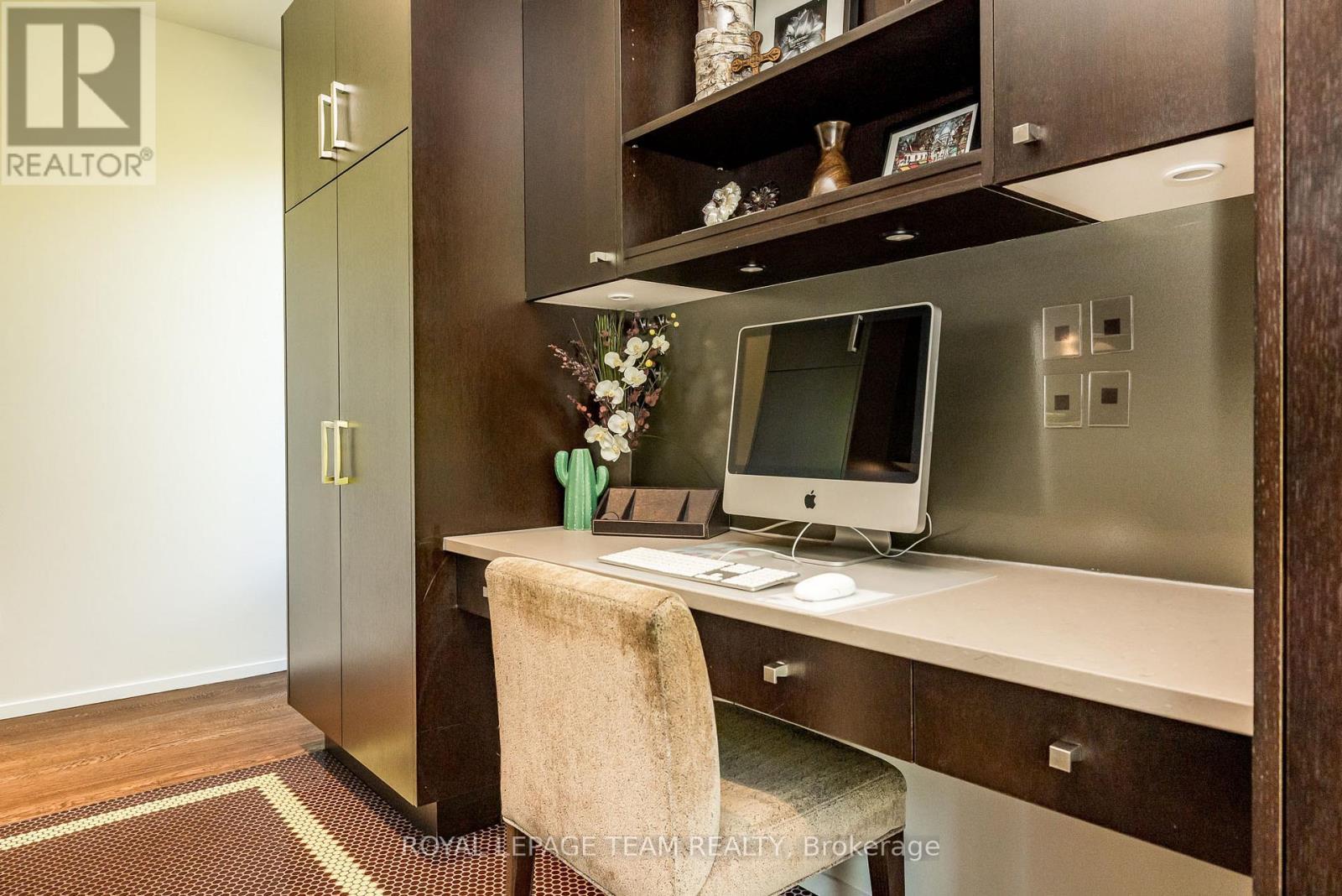 












14 KANATA ROCKERIES PRIVATE

,
Ottawa,




Ontario
K2K3P4

