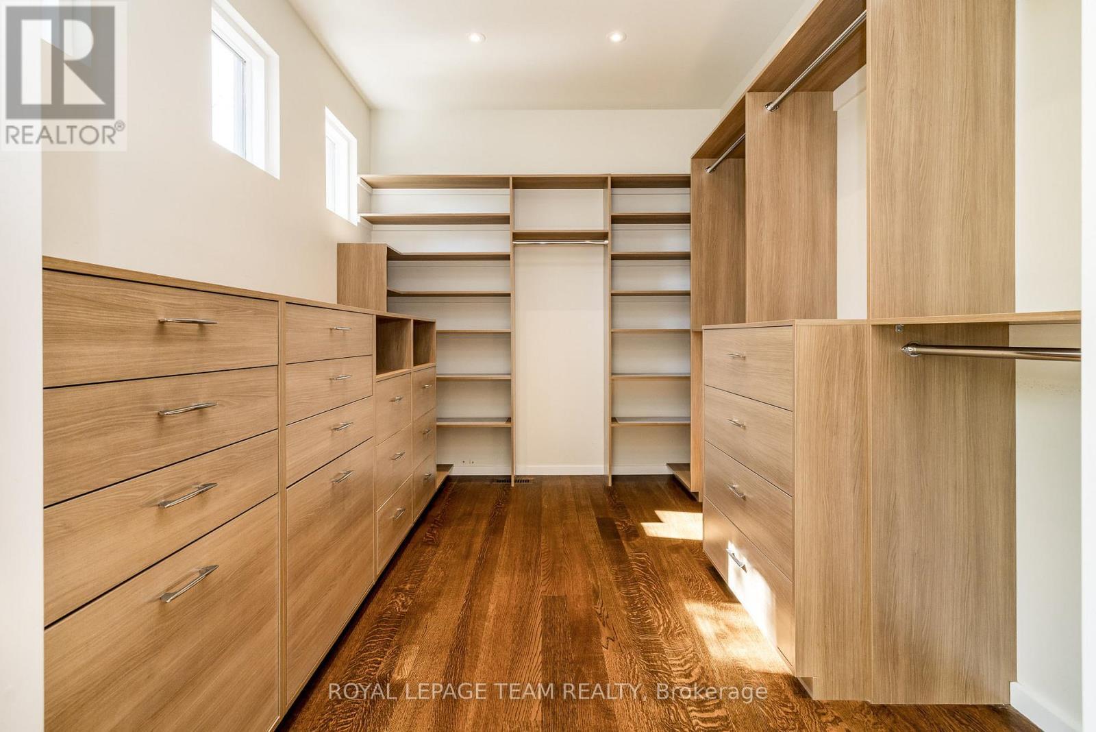 












14 KANATA ROCKERIES PRIVATE

,
Ottawa,




Ontario
K2K3P4

