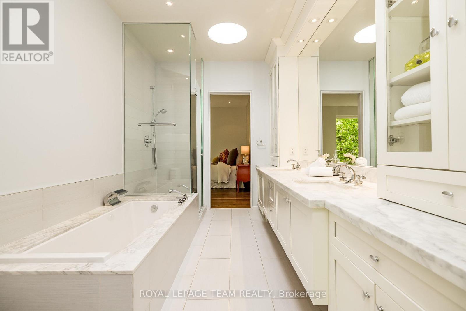 












14 KANATA ROCKERIES PRIVATE

,
Ottawa,




Ontario
K2K3P4

