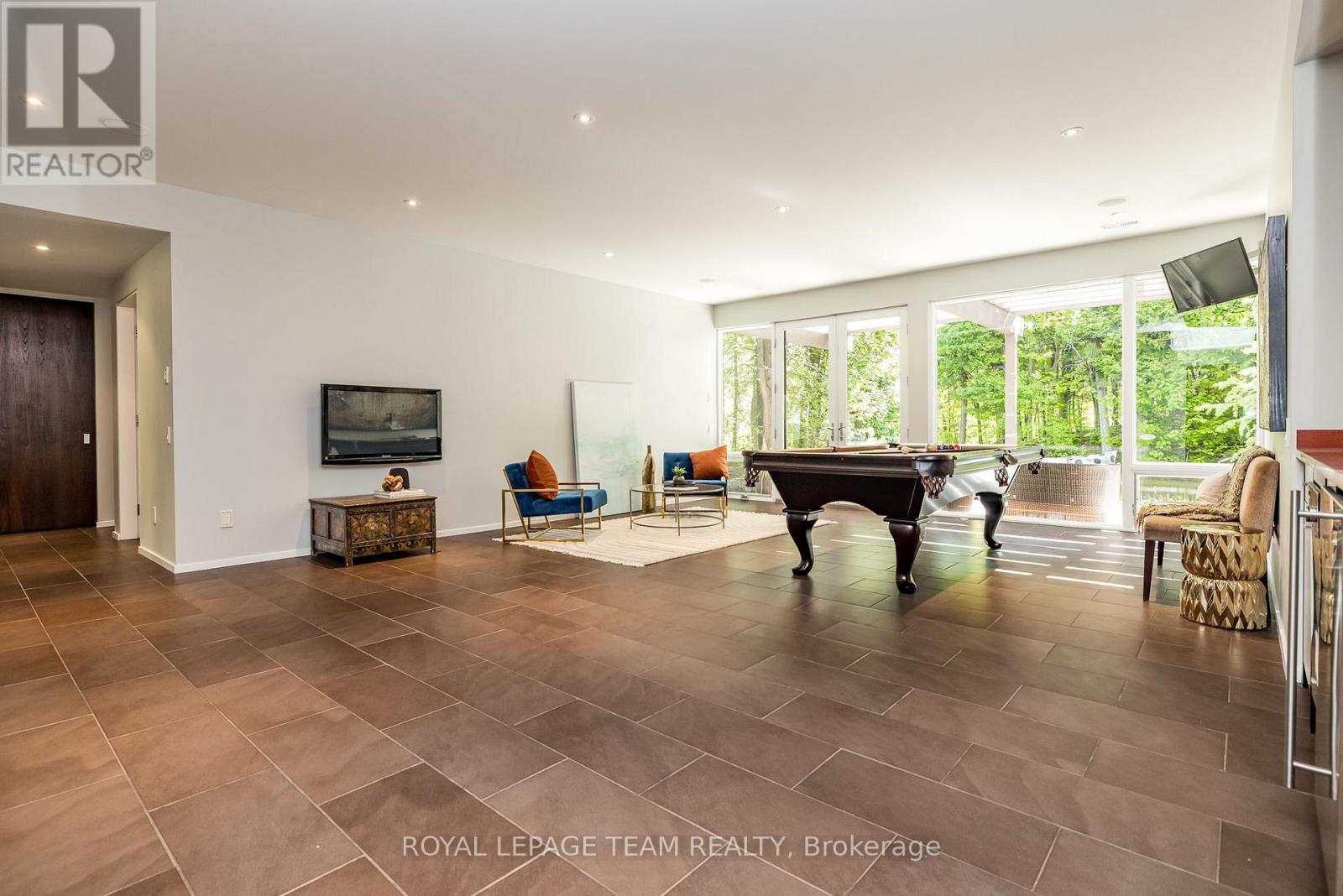 












14 KANATA ROCKERIES PRIVATE

,
Ottawa,




Ontario
K2K3P4

