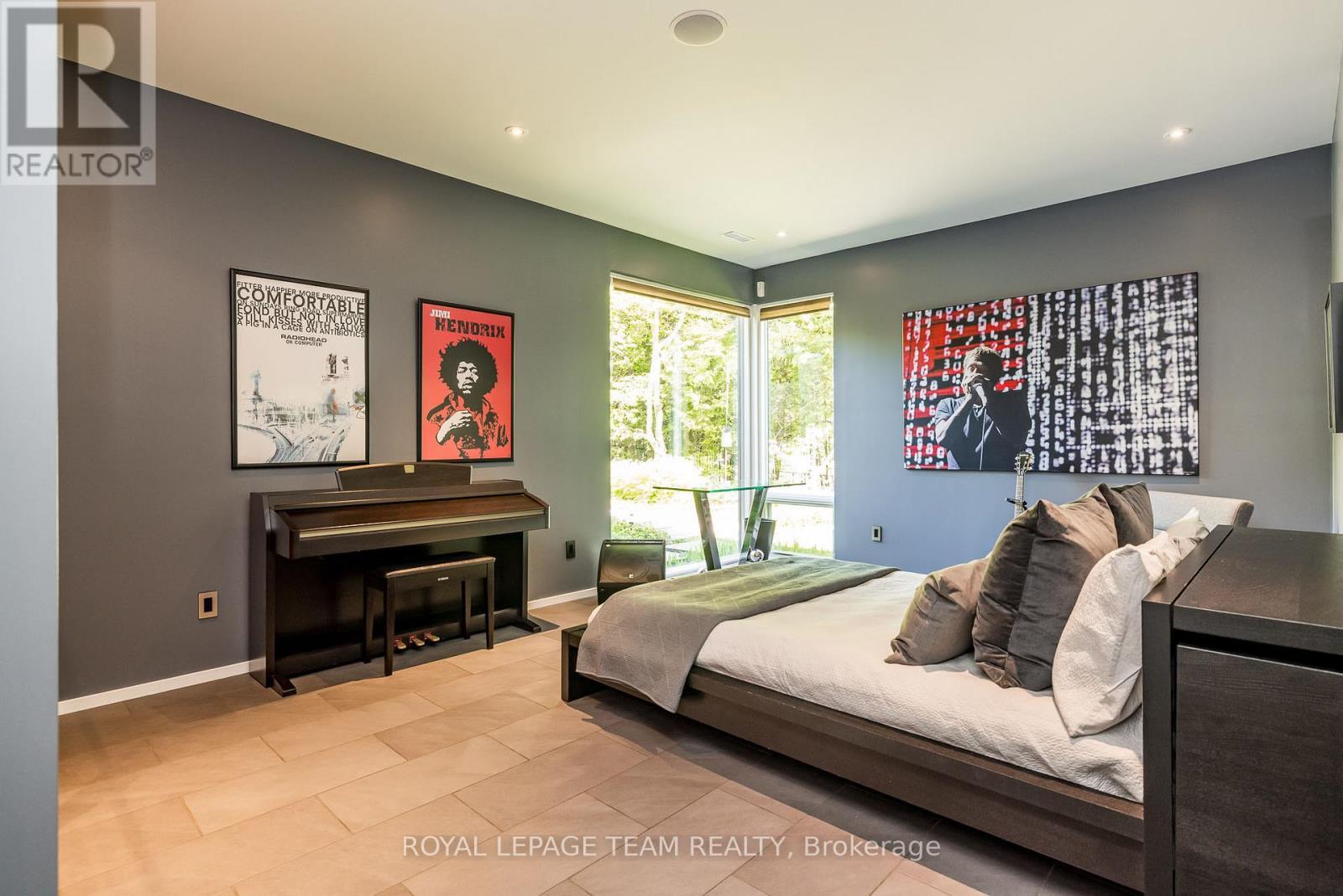 












14 KANATA ROCKERIES PRIVATE

,
Ottawa,




Ontario
K2K3P4

