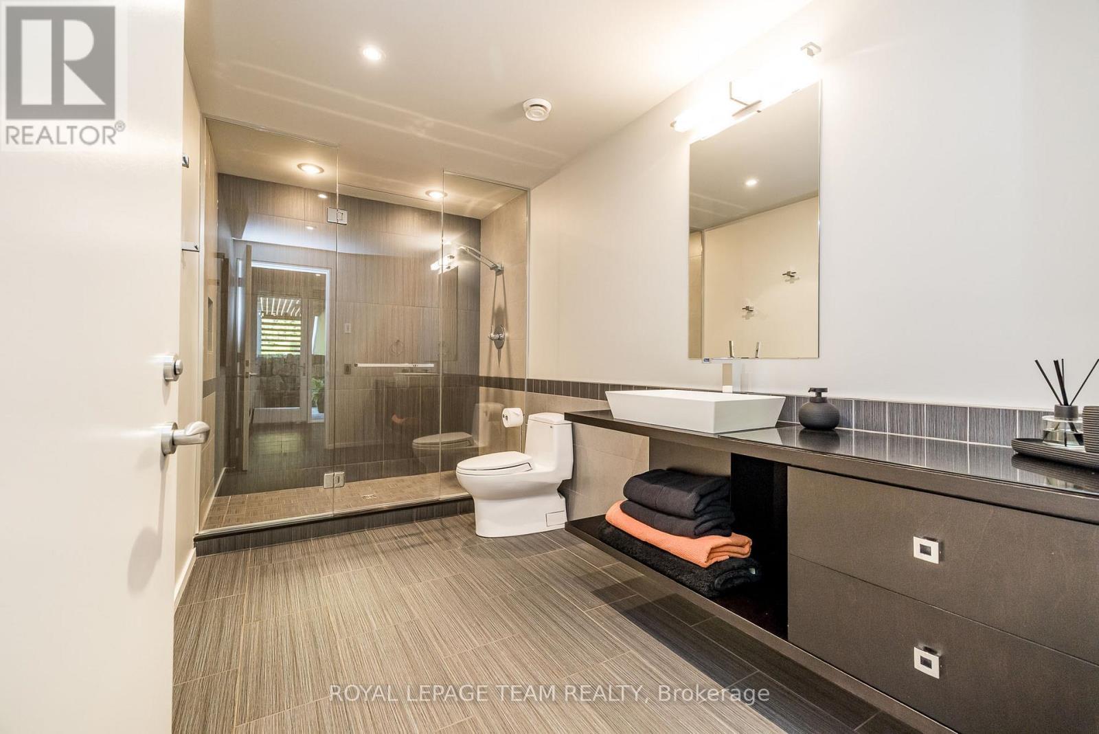 












14 KANATA ROCKERIES PRIVATE

,
Ottawa,




Ontario
K2K3P4

