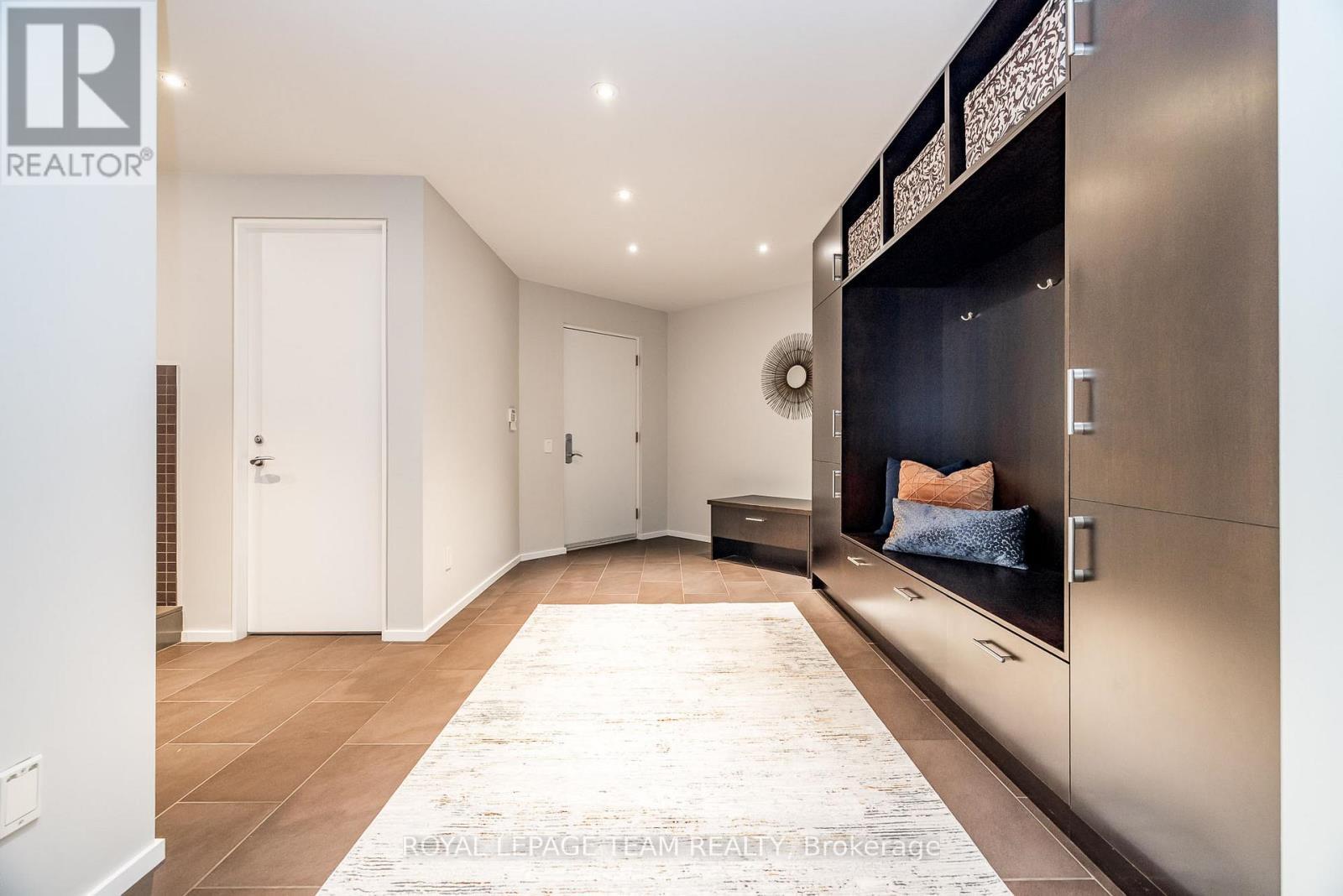 












14 KANATA ROCKERIES PRIVATE

,
Ottawa,




Ontario
K2K3P4

