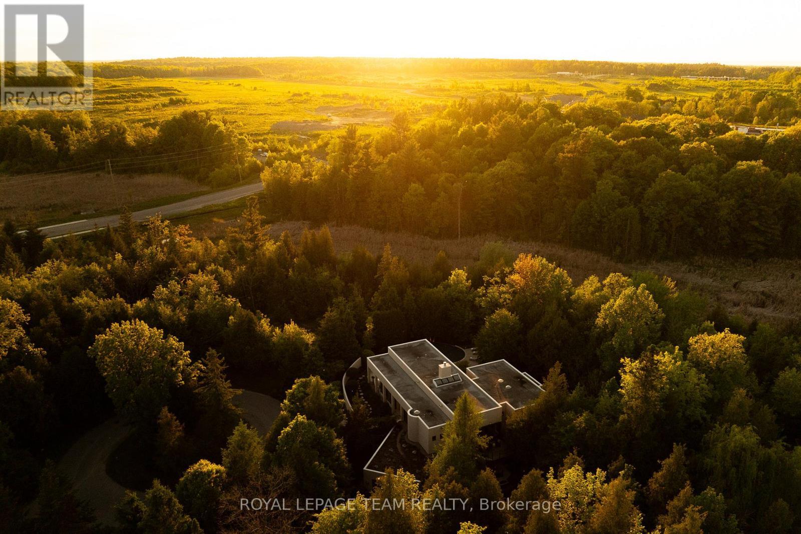 












14 KANATA ROCKERIES PRIVATE

,
Ottawa,




Ontario
K2K3P4

