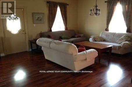 












94 ELGIN MILLS ROAD W

,
Richmond Hill,




Ontario
L4C4M2

