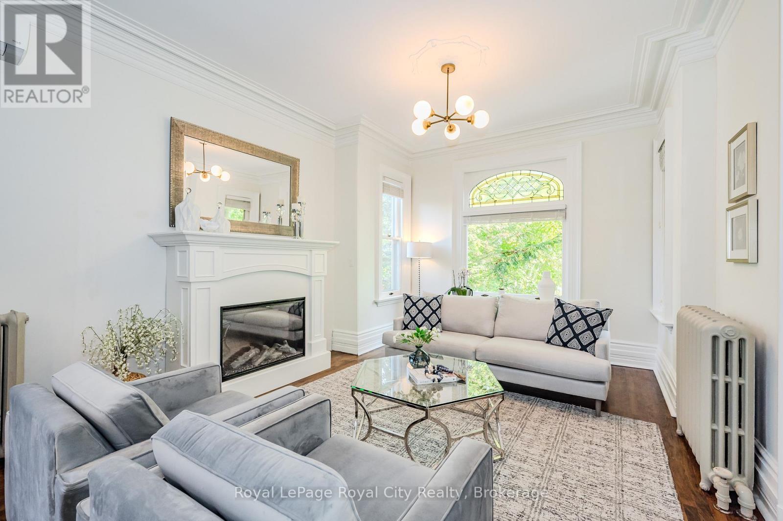 












138 DUBLIN STREET N

,
Guelph (Downtown),




Ontario
N1H4N7

