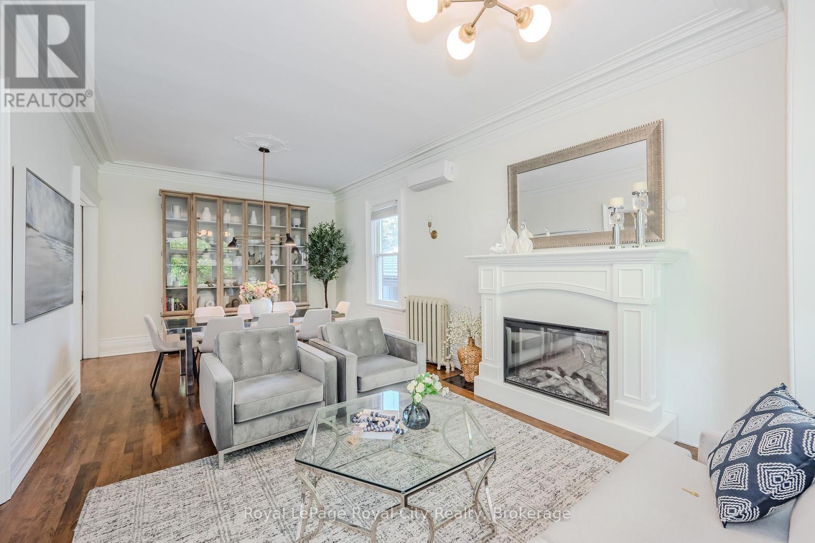 












138 DUBLIN STREET N

,
Guelph (Downtown),




Ontario
N1H4N7


