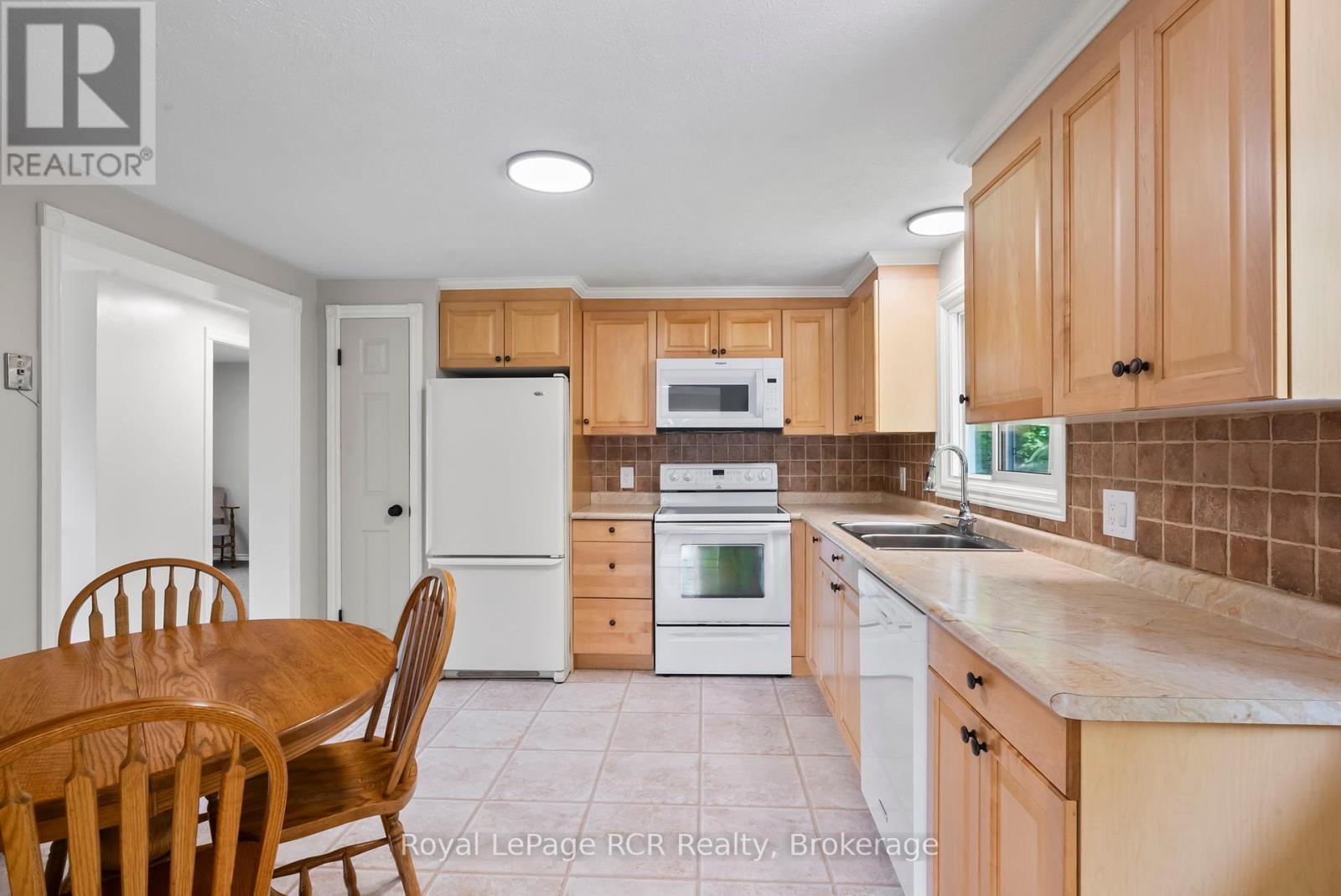 












2455 HIGHWAY 9 HIGHWAY

,
Brockton,




Ontario
N0G2V0

