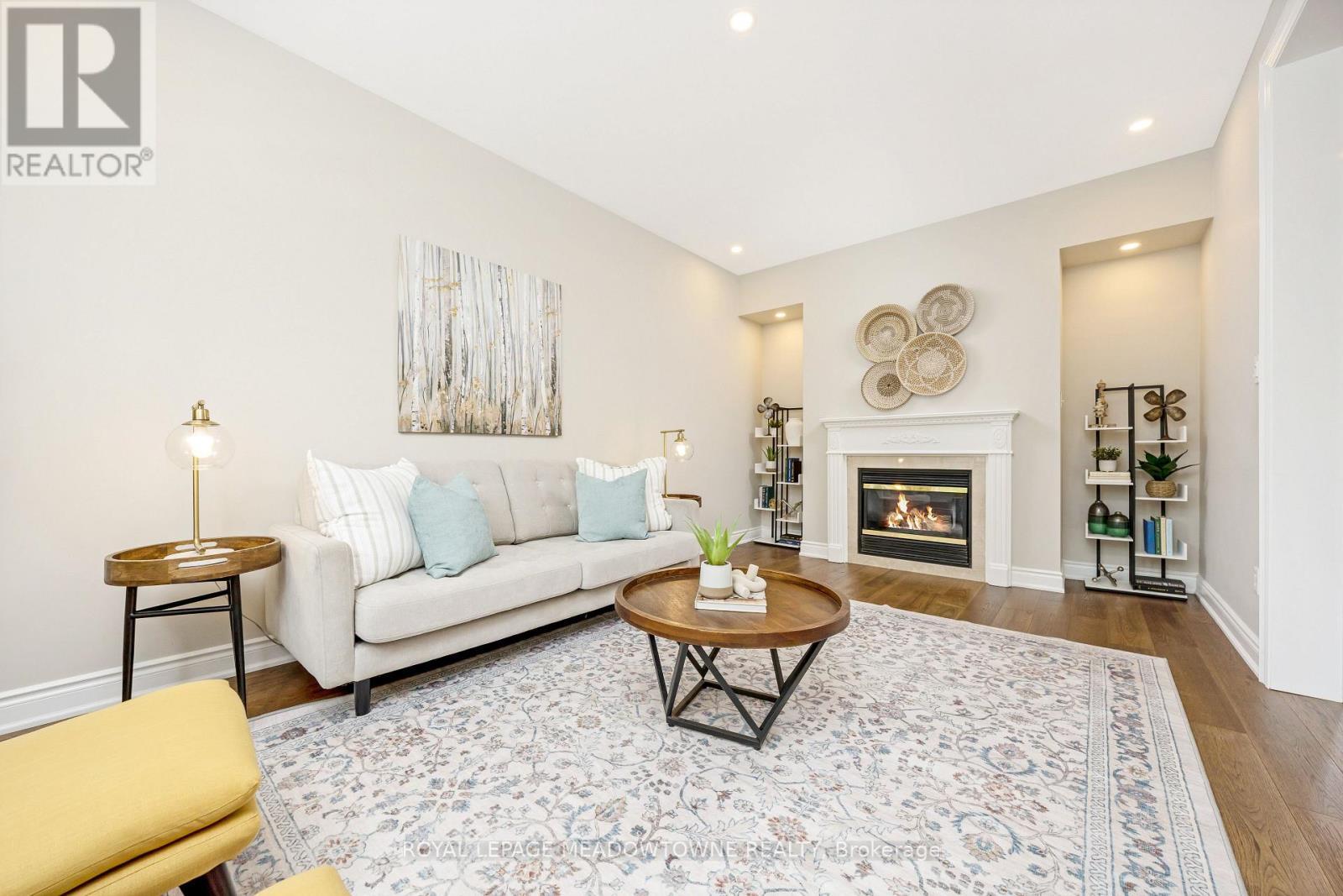












2120 PINE GLEN ROAD

,
Oakville,




Ontario
L6M5B3

