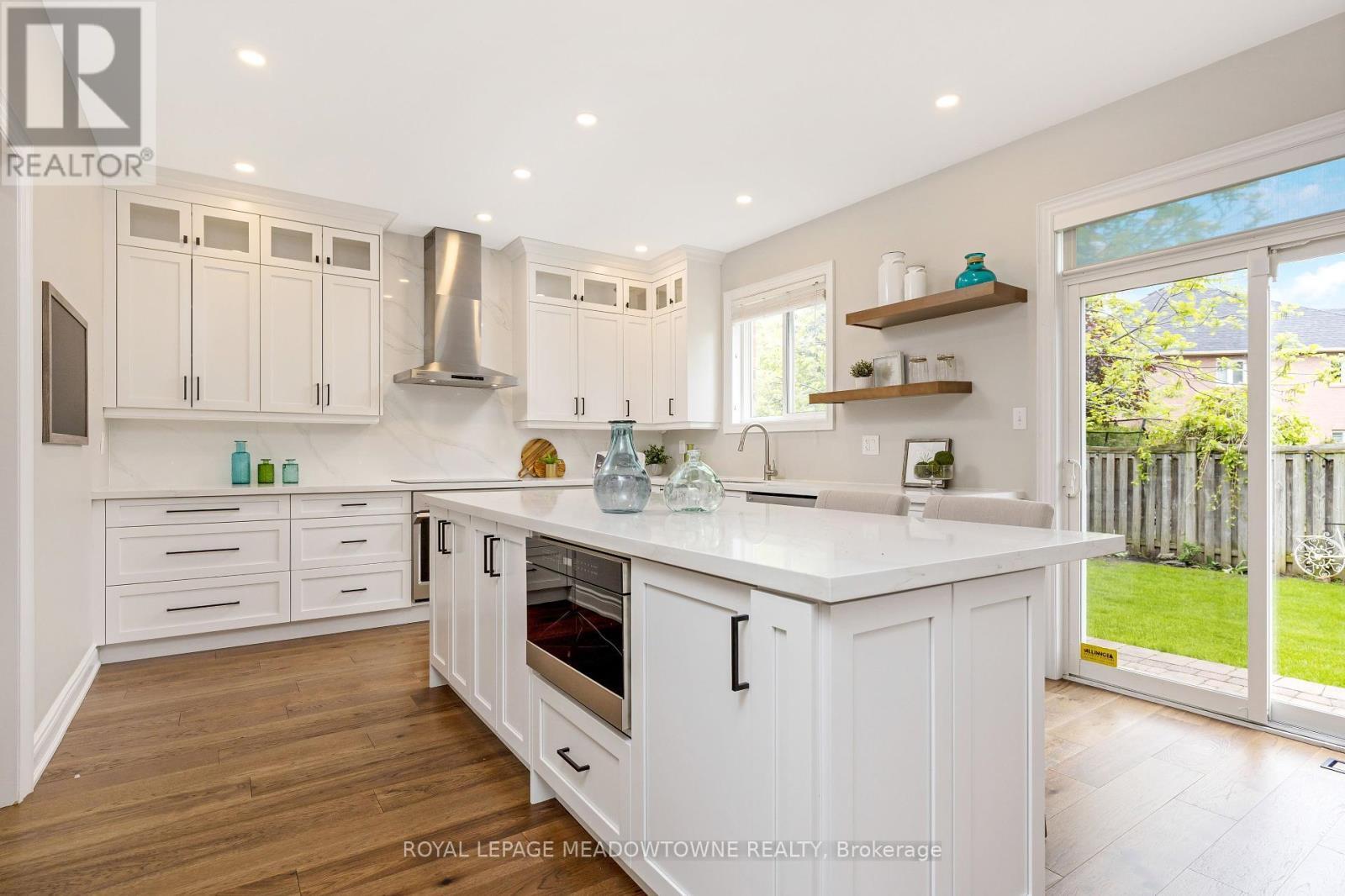 












2120 PINE GLEN ROAD

,
Oakville,




Ontario
L6M5B3

