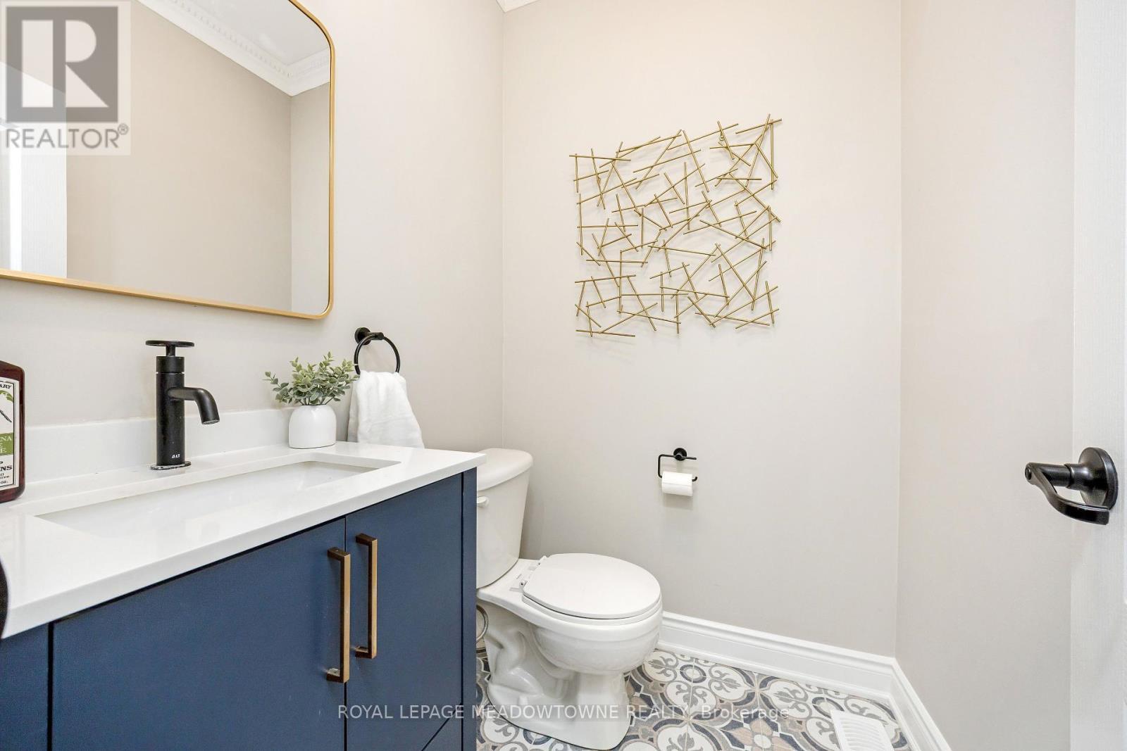 












2120 PINE GLEN ROAD

,
Oakville,




Ontario
L6M5B3

