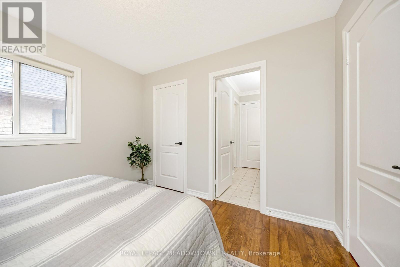 












2120 PINE GLEN ROAD

,
Oakville,




Ontario
L6M5B3

