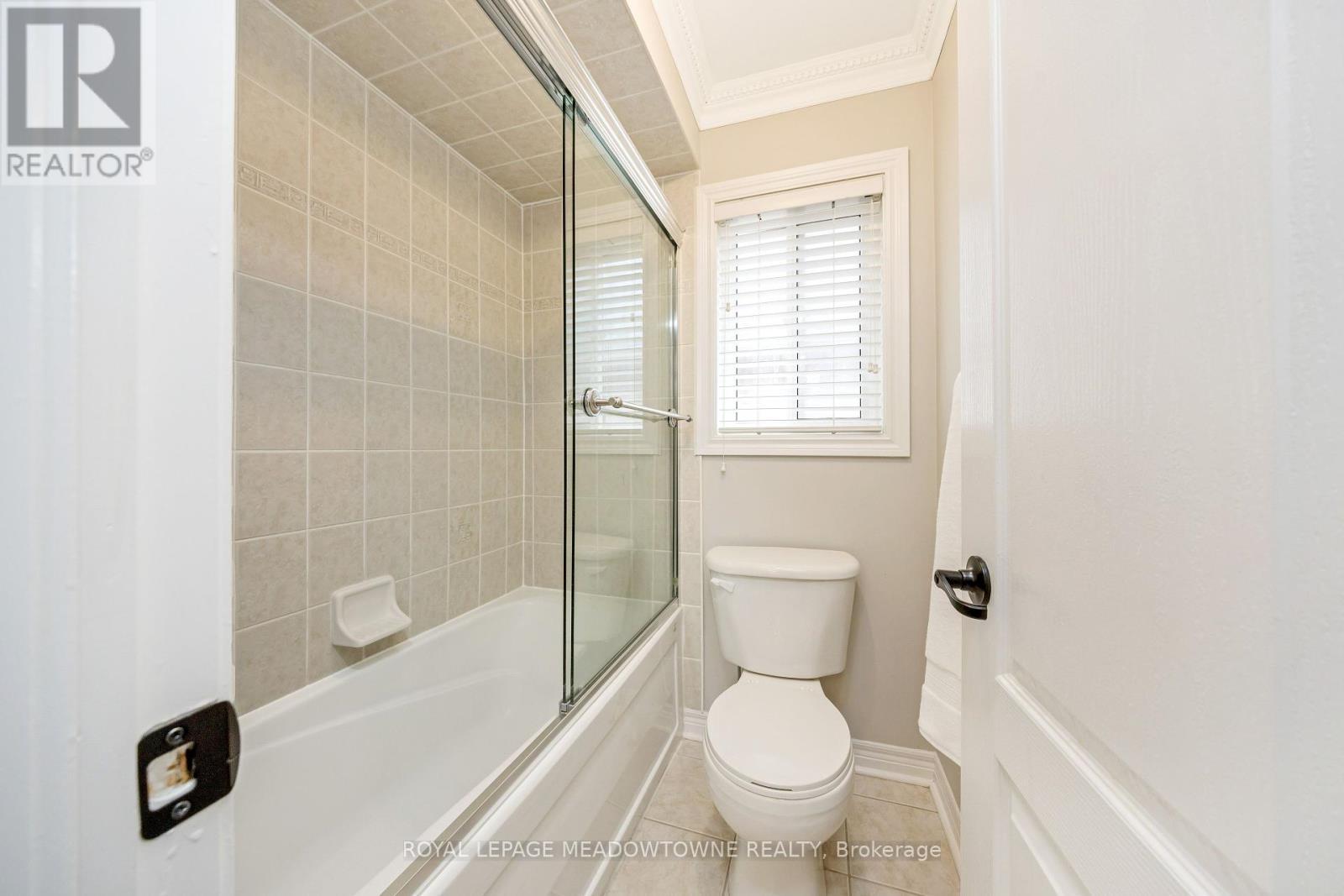












2120 PINE GLEN ROAD

,
Oakville,




Ontario
L6M5B3

