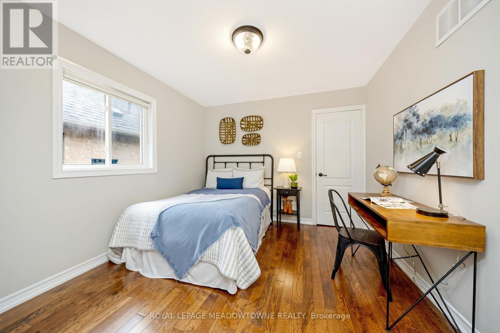 












2120 PINE GLEN ROAD

,
Oakville,




Ontario
L6M5B3

