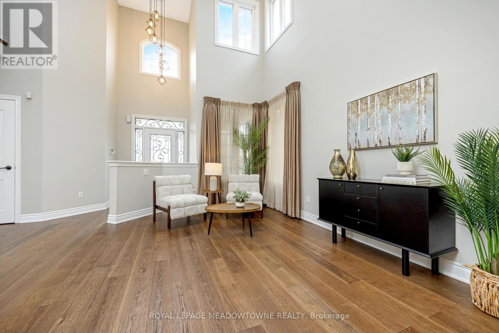 












2120 PINE GLEN ROAD

,
Oakville,




Ontario
L6M5B3

