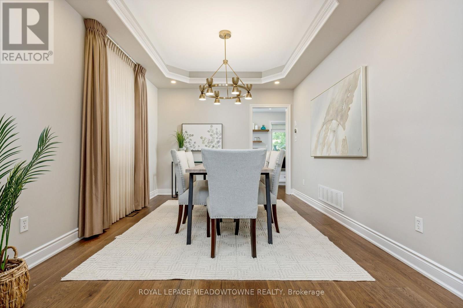 












2120 PINE GLEN ROAD

,
Oakville,




Ontario
L6M5B3

