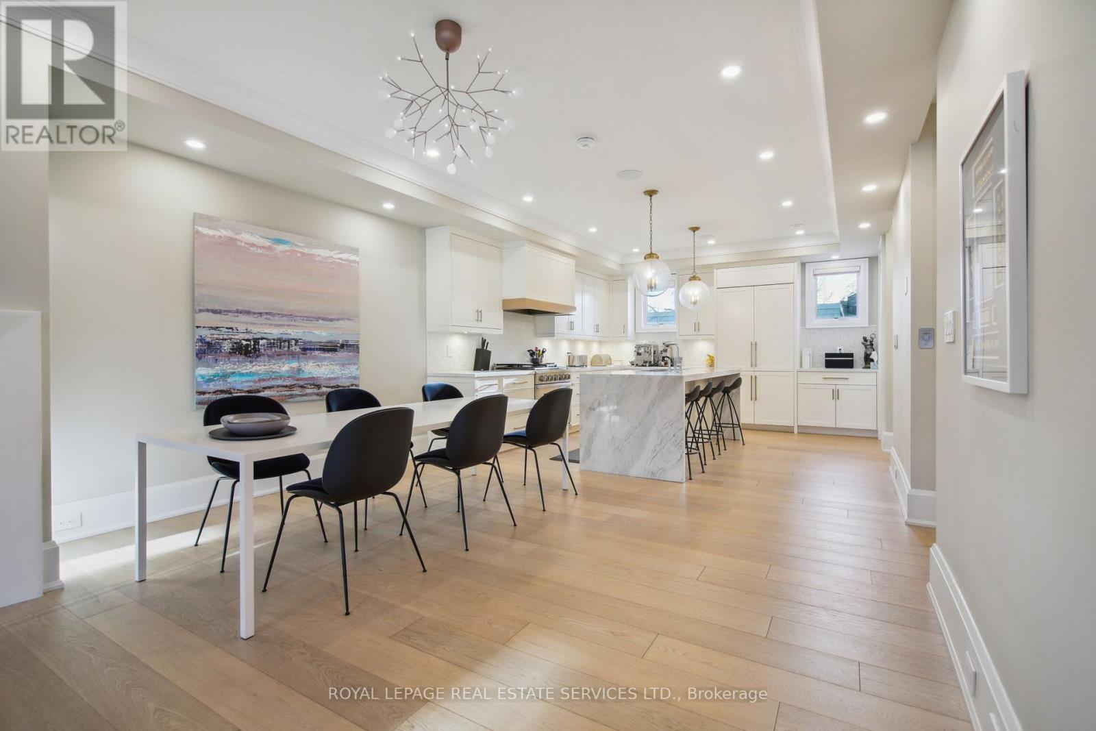 












2 - 336 ROBINSON STREET

,
Oakville,




Ontario
L6J1G9

