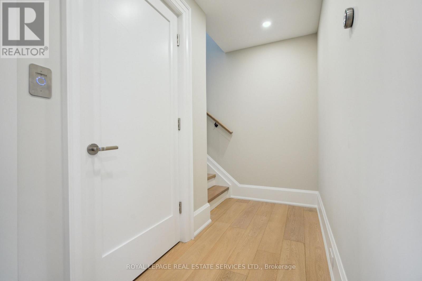 












2 - 336 ROBINSON STREET

,
Oakville,




Ontario
L6J1G9

