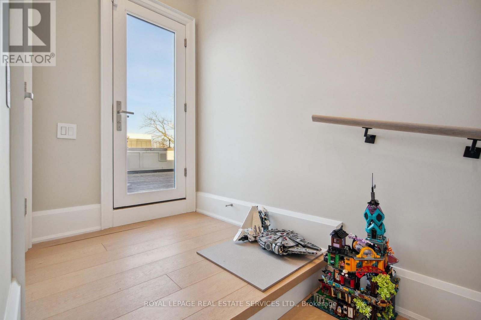 












2 - 336 ROBINSON STREET

,
Oakville,




Ontario
L6J1G9

