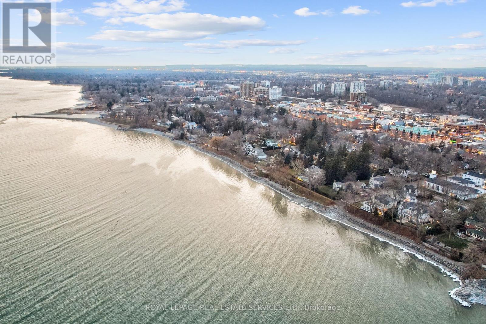 












2 - 336 ROBINSON STREET

,
Oakville,




Ontario
L6J1G9

