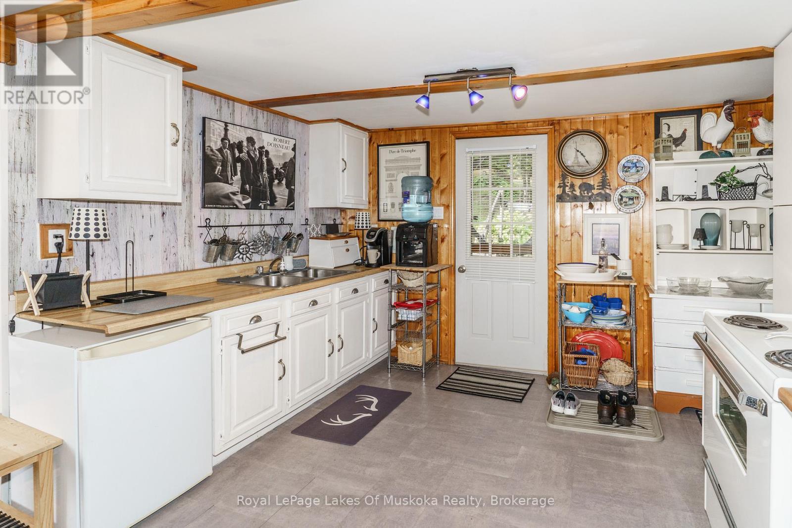 












1119 GRIST MILL LANE

,
Algonquin Highlands (Livingstone),




Ontario
P0A1E0

