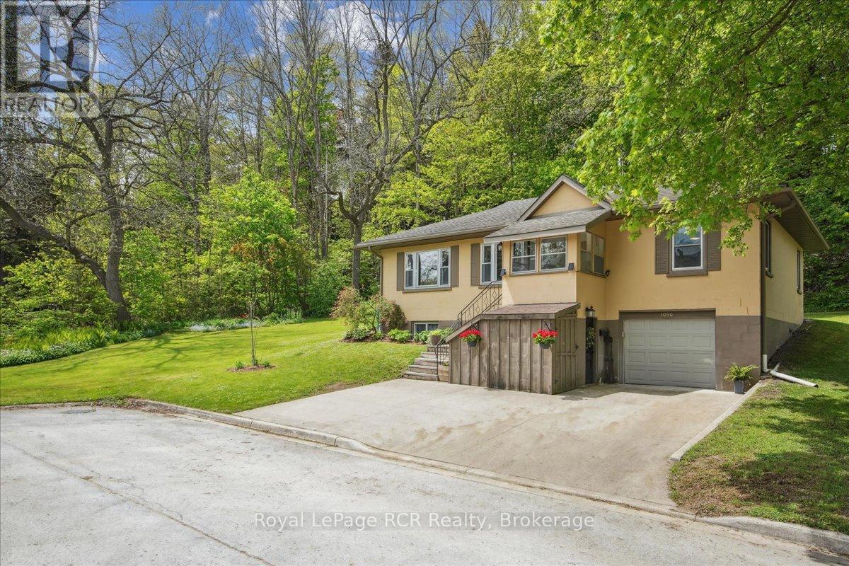 












1050 4TH A AVENUE W

,
Owen Sound,




Ontario
N4K5A1

