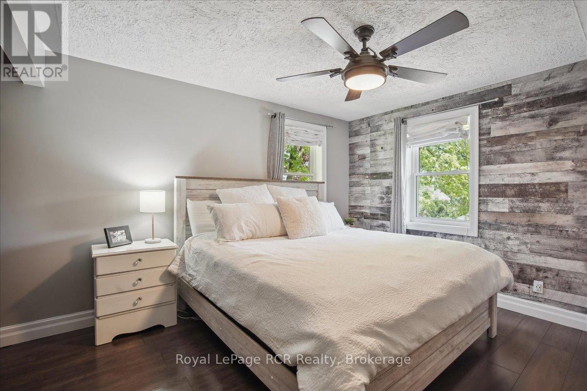 












1050 4TH A AVENUE W

,
Owen Sound,




Ontario
N4K5A1

