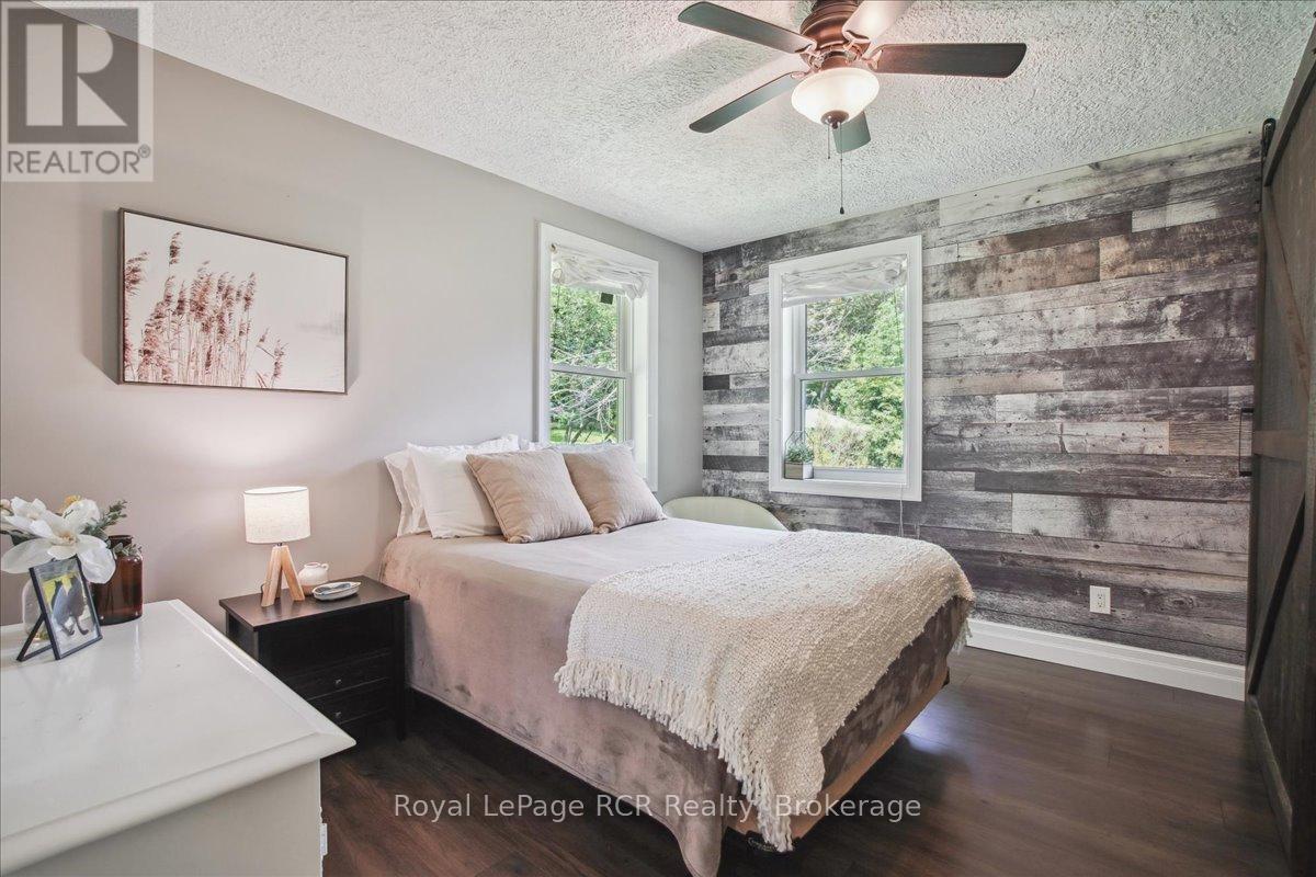 












1050 4TH A AVENUE W

,
Owen Sound,




Ontario
N4K5A1

