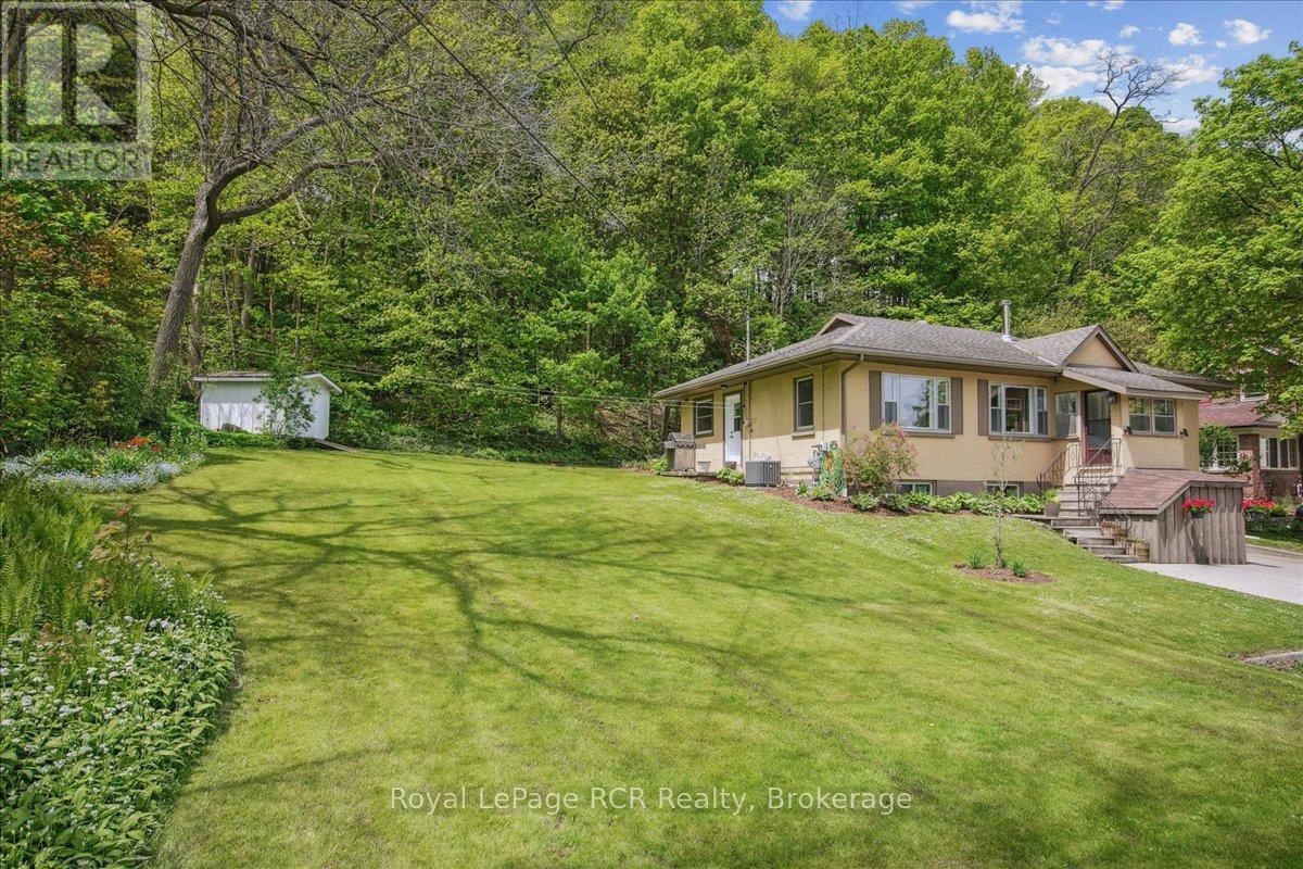 












1050 4TH A AVENUE W

,
Owen Sound,




Ontario
N4K5A1

