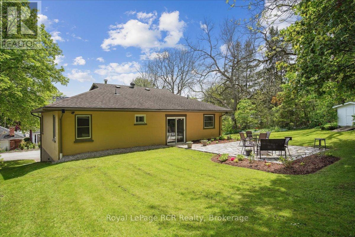












1050 4TH A AVENUE W

,
Owen Sound,




Ontario
N4K5A1

