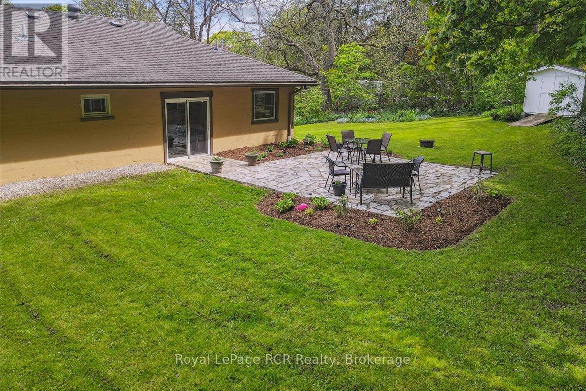 












1050 4TH A AVENUE W

,
Owen Sound,




Ontario
N4K5A1

