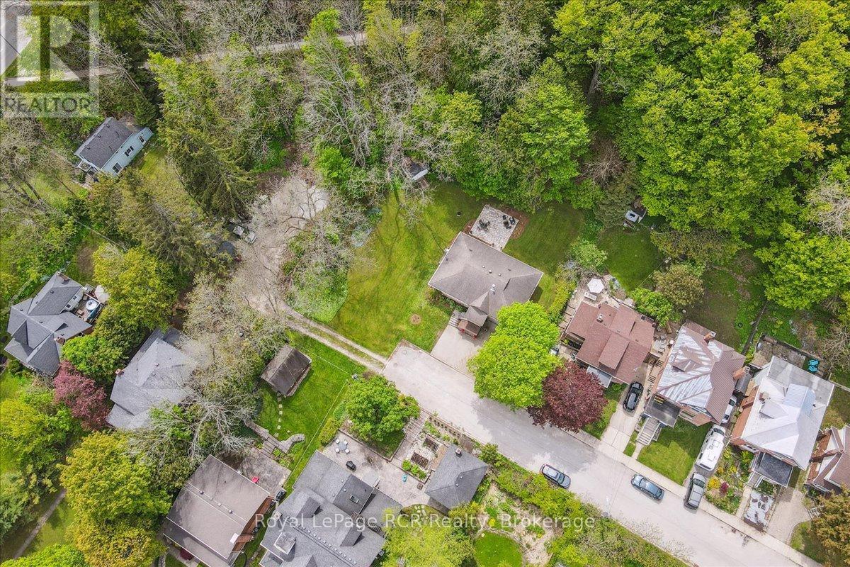 












1050 4TH A AVENUE W

,
Owen Sound,




Ontario
N4K5A1

