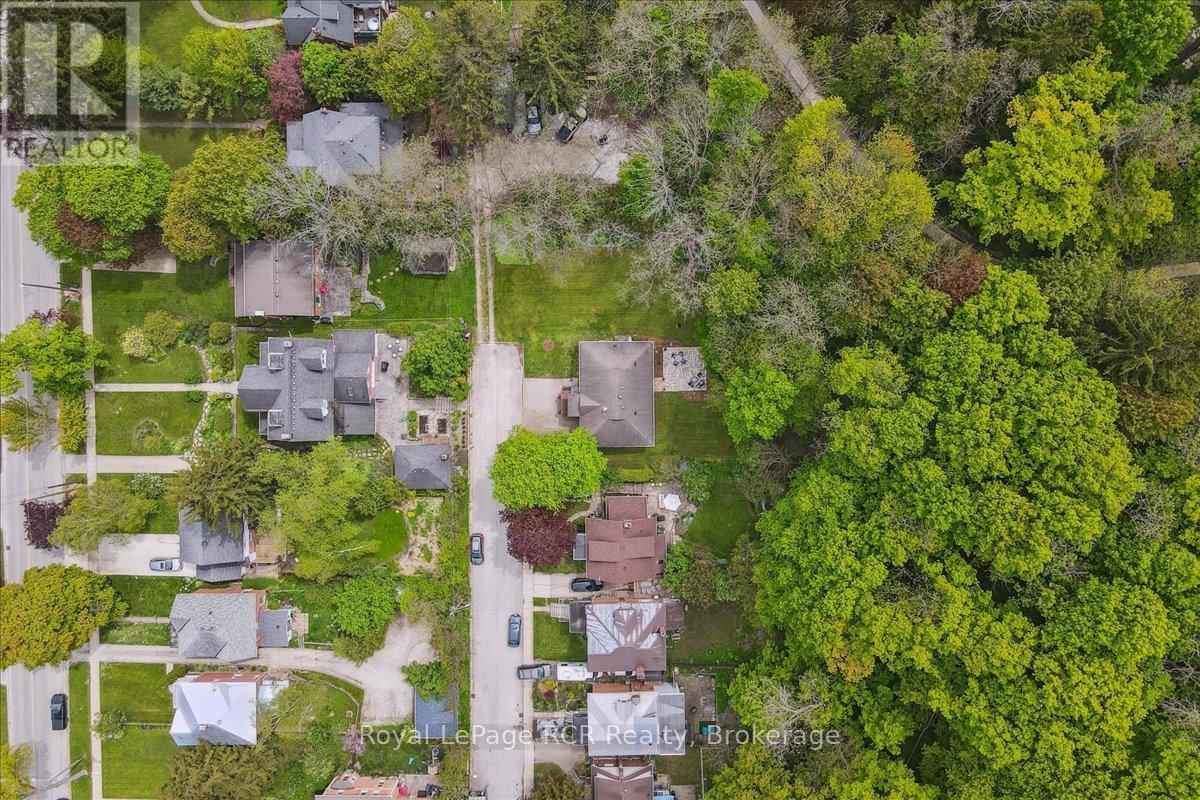 












1050 4TH A AVENUE W

,
Owen Sound,




Ontario
N4K5A1

