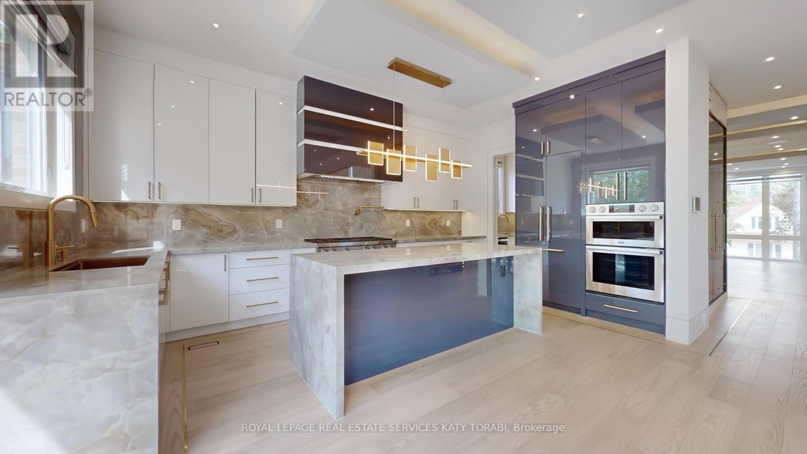 












49 ABITIBI AVENUE

,
Toronto,




Ontario
M2M2V3

