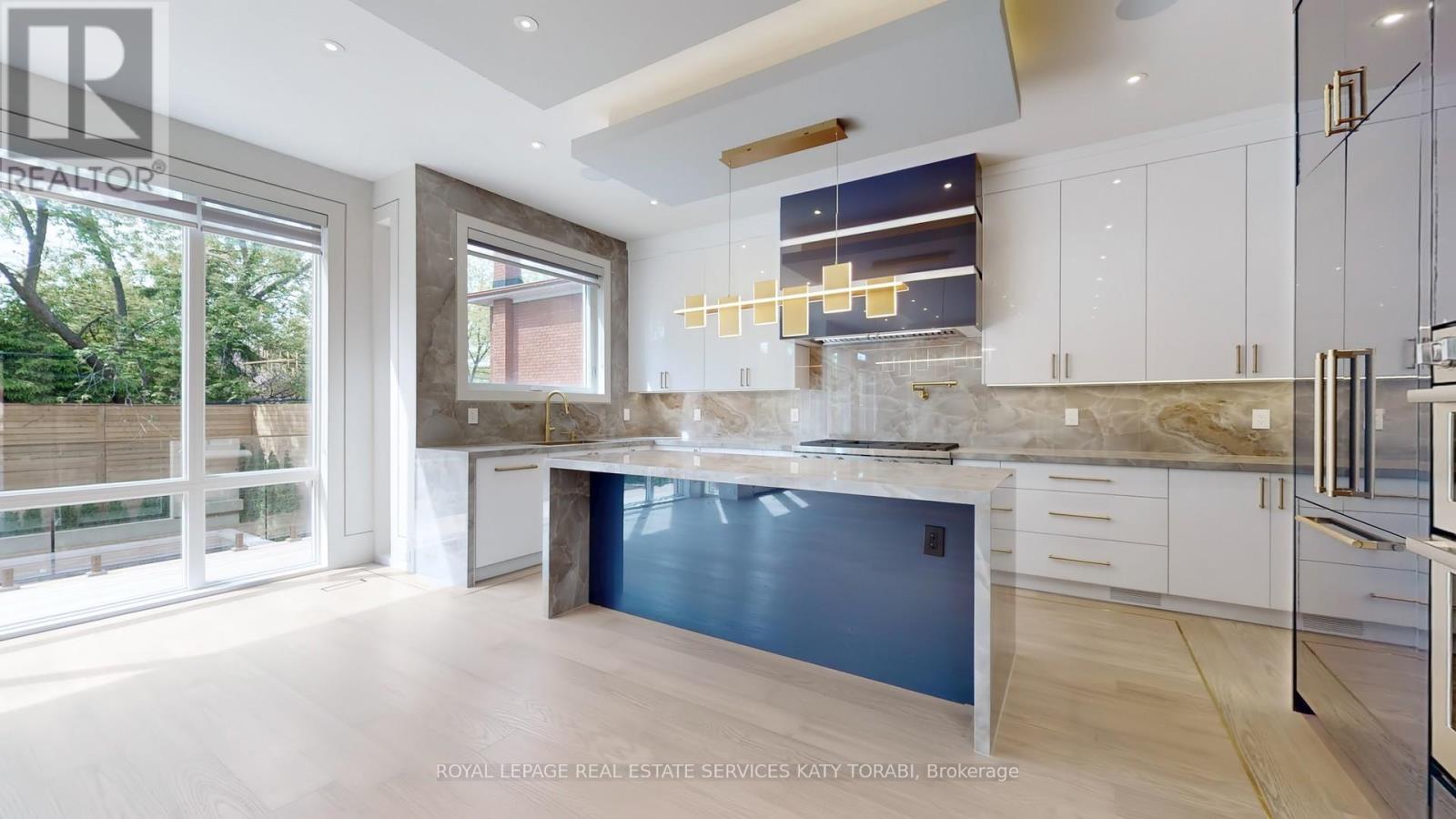 












49 ABITIBI AVENUE

,
Toronto,




Ontario
M2M2V3

