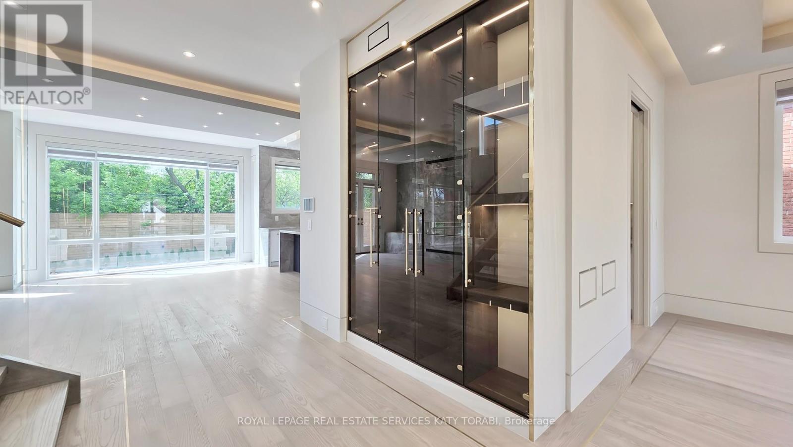












49 ABITIBI AVENUE

,
Toronto,




Ontario
M2M2V3

