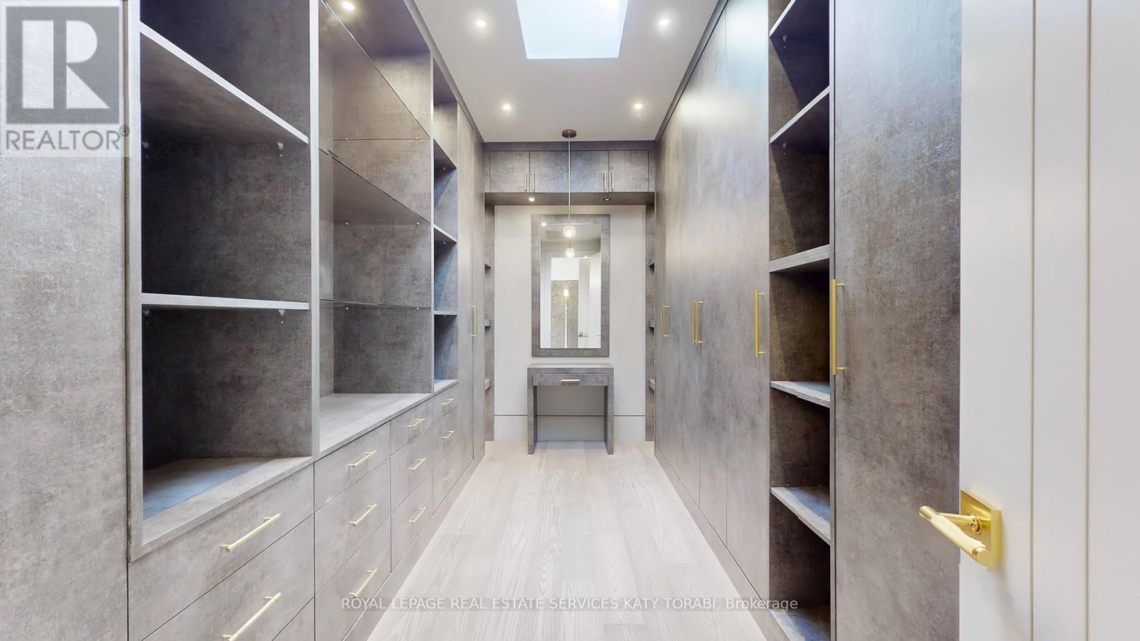 












49 ABITIBI AVENUE

,
Toronto,




Ontario
M2M2V3

