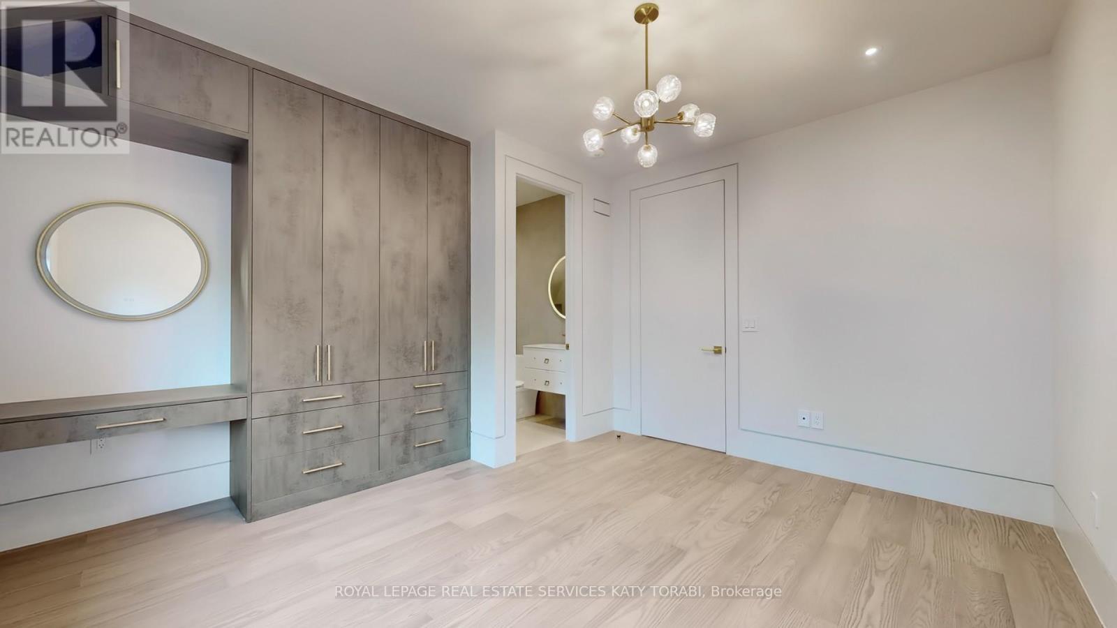 












49 ABITIBI AVENUE

,
Toronto,




Ontario
M2M2V3

