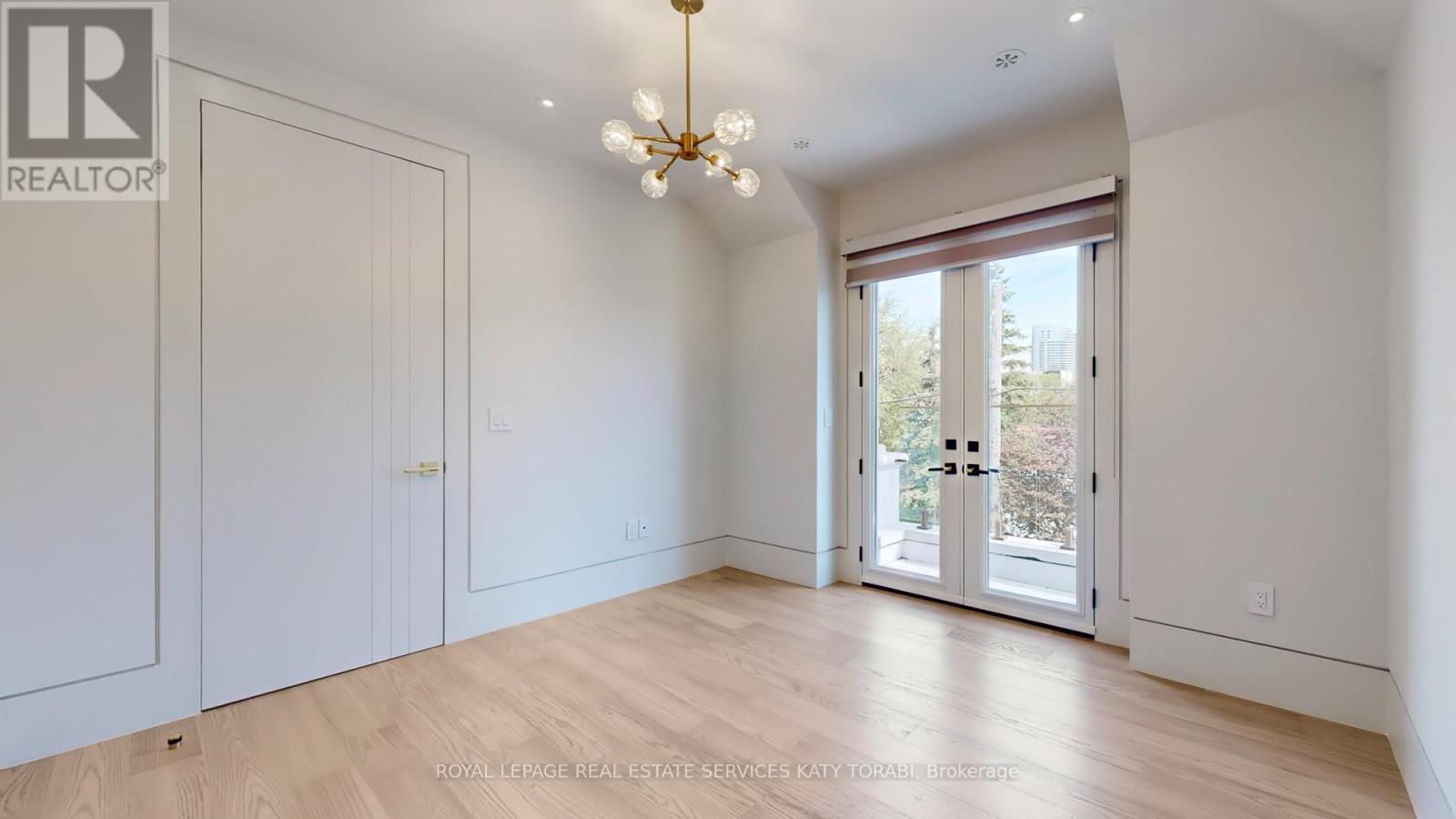 












49 ABITIBI AVENUE

,
Toronto,




Ontario
M2M2V3

