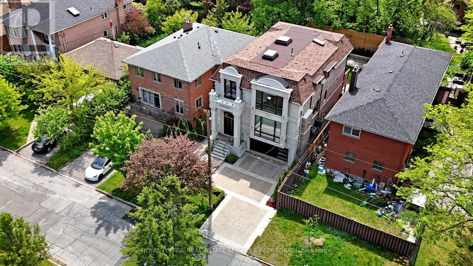 












49 ABITIBI AVENUE

,
Toronto,




Ontario
M2M2V3

