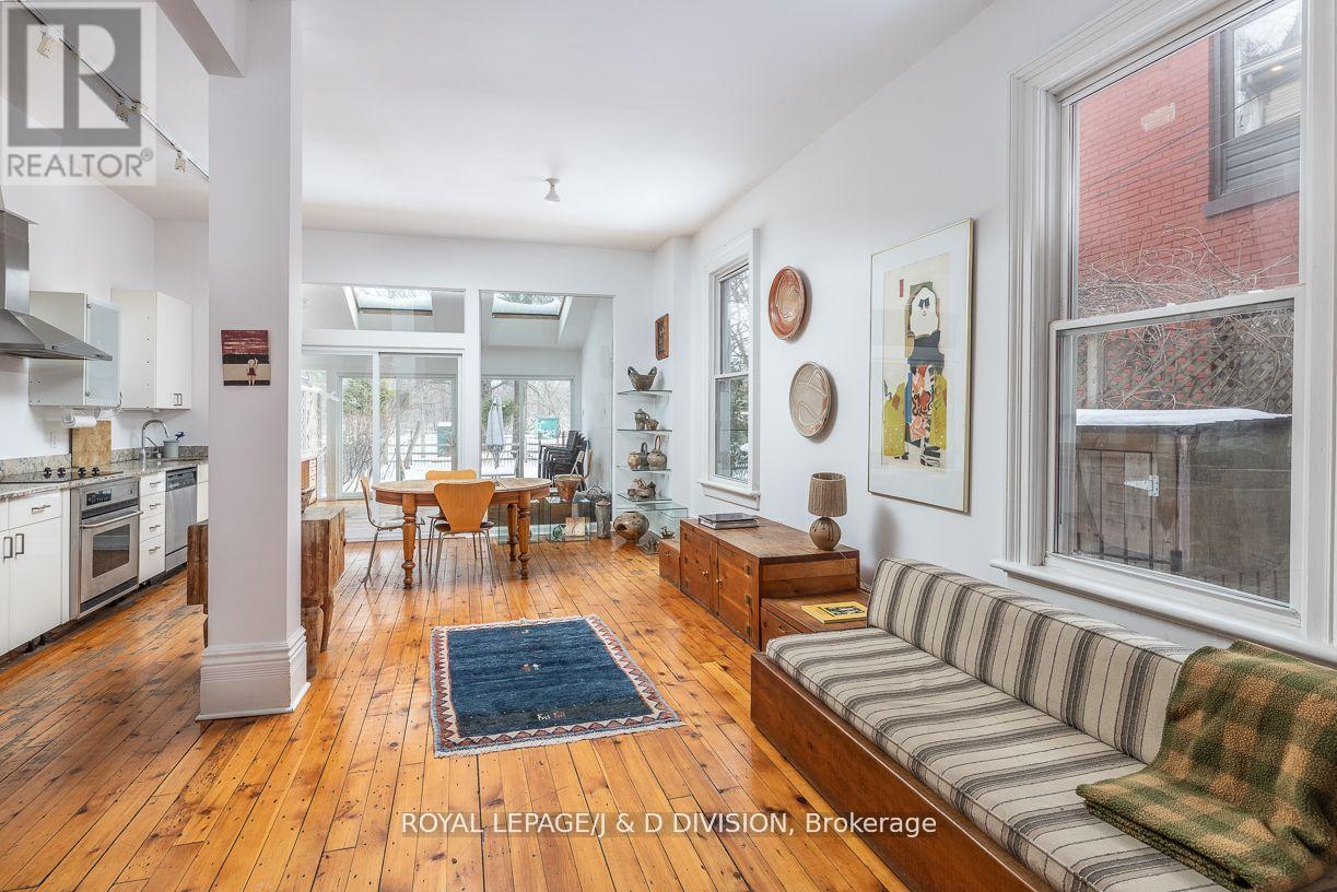 












187 CRAWFORD STREET

,
Toronto,




Ontario
M6J2V5

