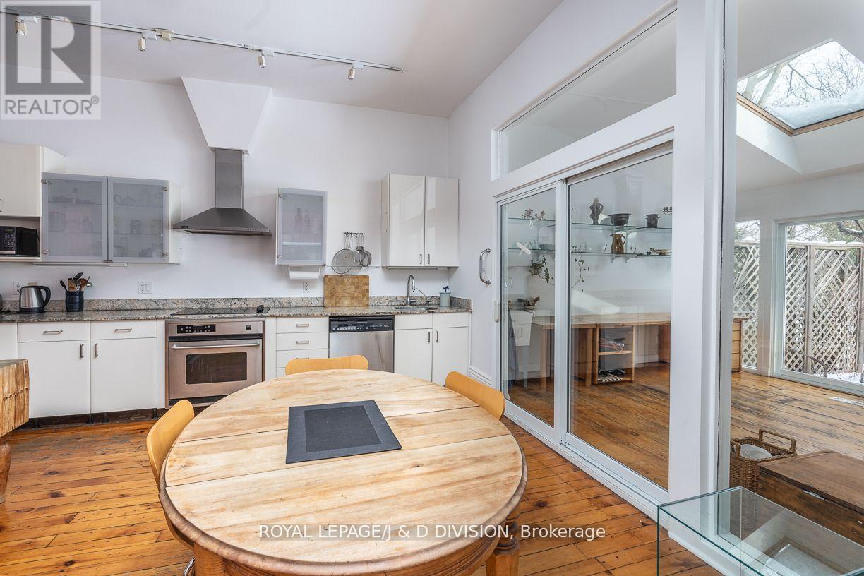 












187 CRAWFORD STREET

,
Toronto,




Ontario
M6J2V5

