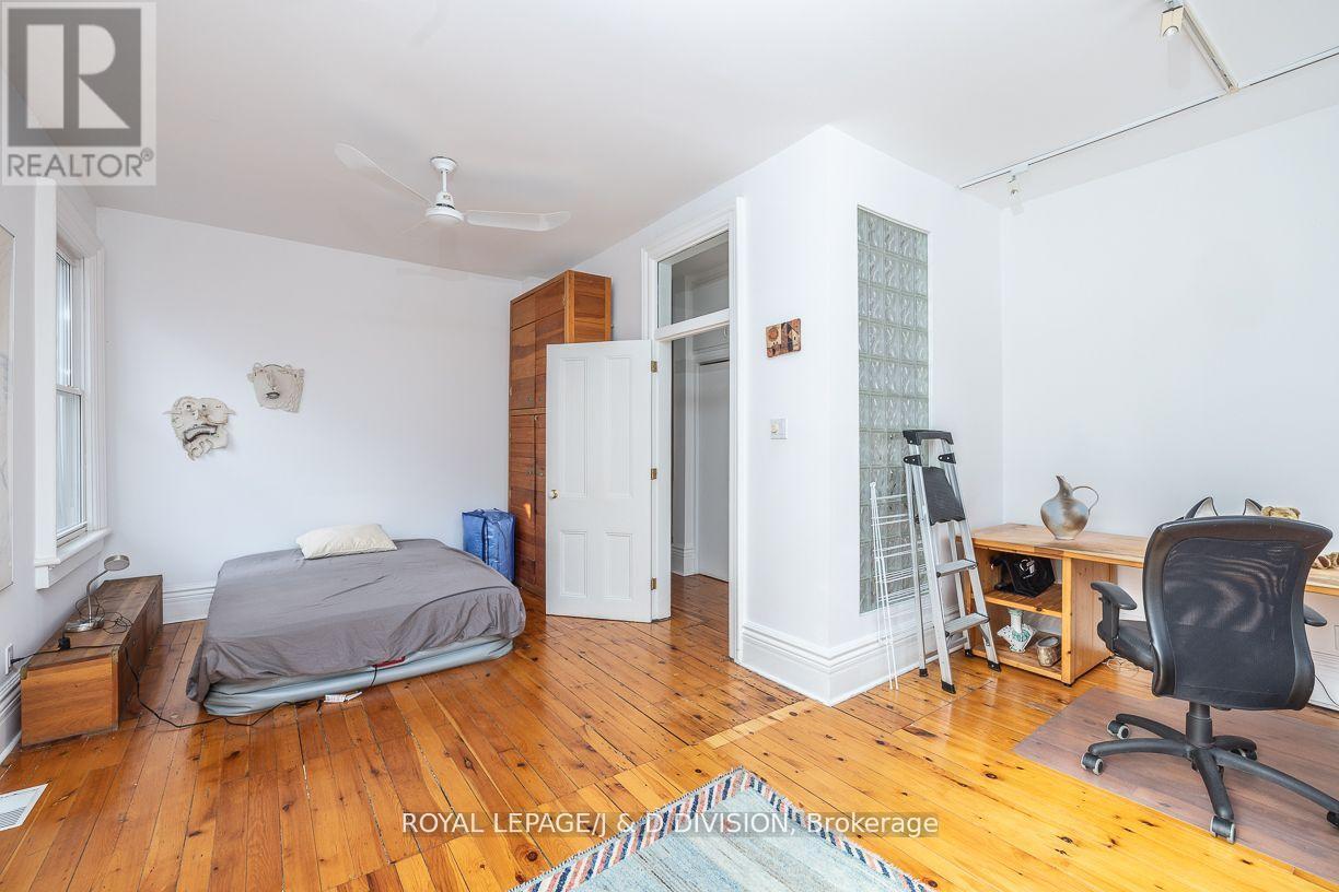 












187 CRAWFORD STREET

,
Toronto,




Ontario
M6J2V5

