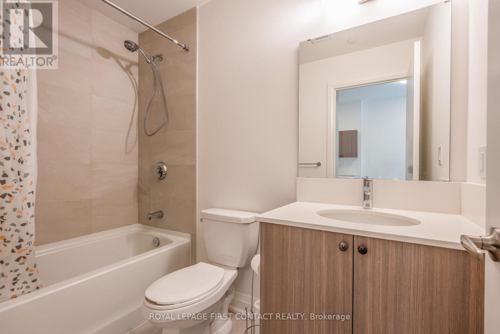 












106 - 58 LAKESIDE TERRACE

,
Barrie,




Ontario
L4M0L5

