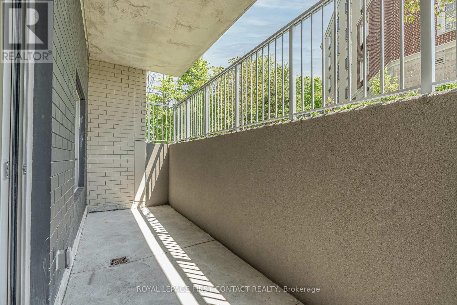 












106 - 58 LAKESIDE TERRACE

,
Barrie,




Ontario
L4M0L5

