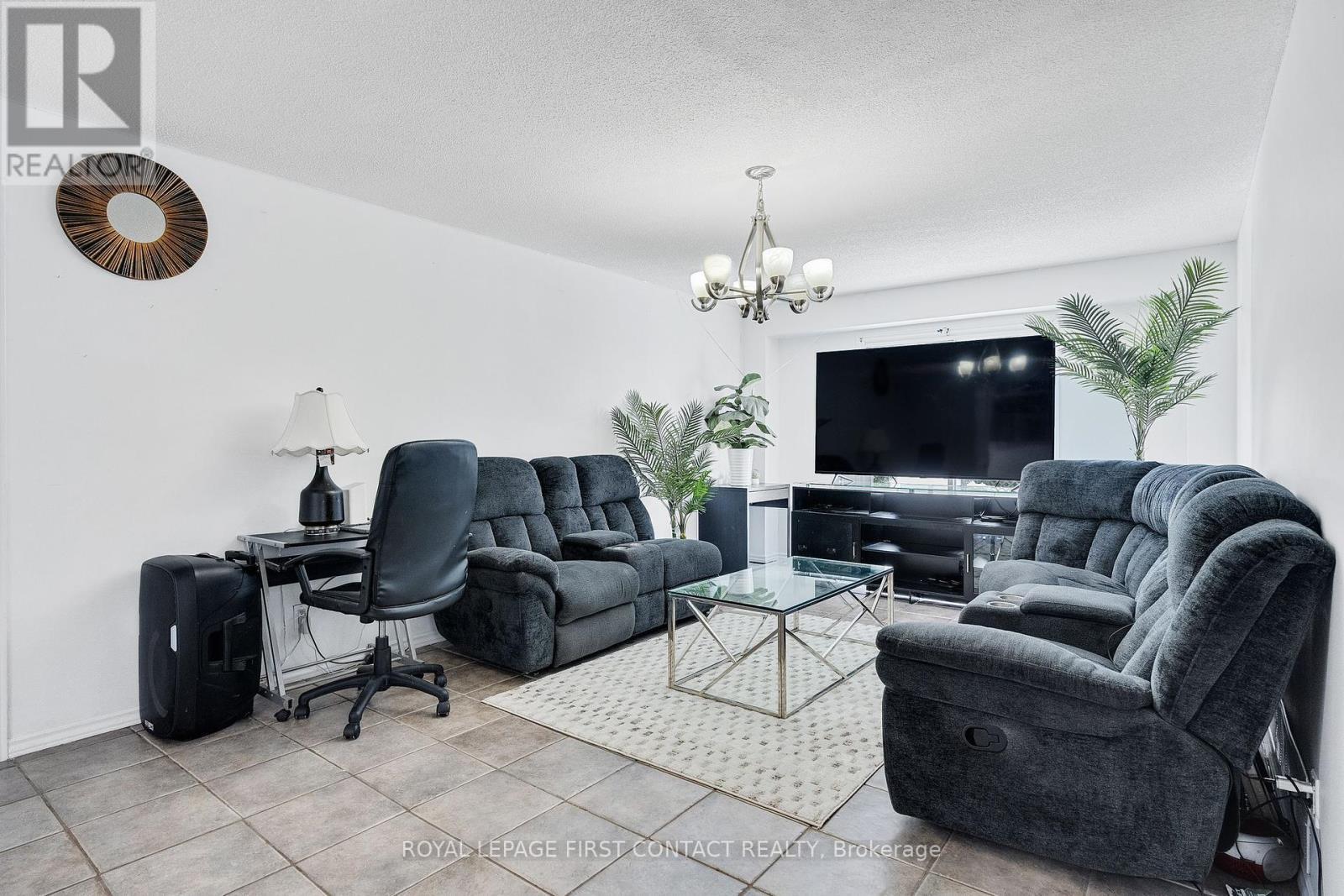 












55 ROSENFELD DRIVE

,
Barrie,




Ontario
L4M5X5

