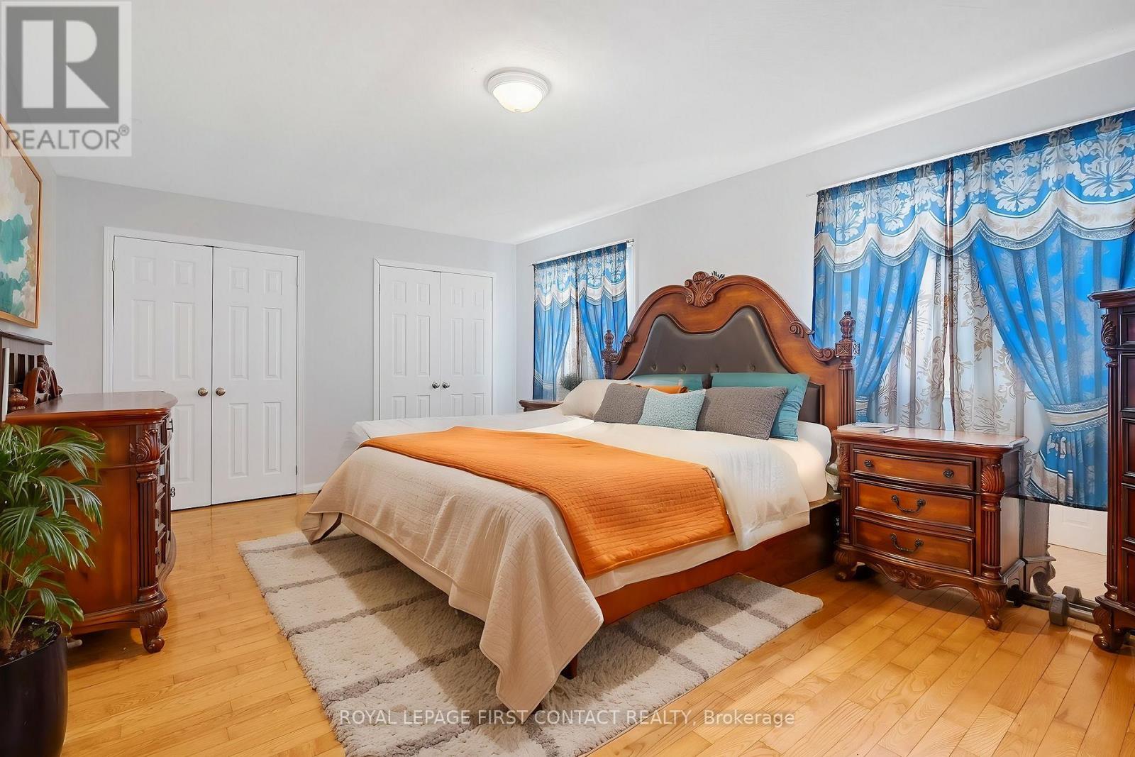 












55 ROSENFELD DRIVE

,
Barrie,




Ontario
L4M5X5

