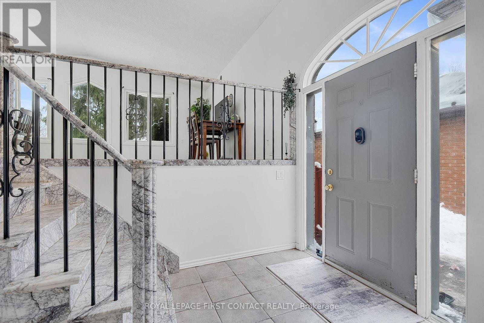 












55 ROSENFELD DRIVE

,
Barrie,




Ontario
L4M5X5

